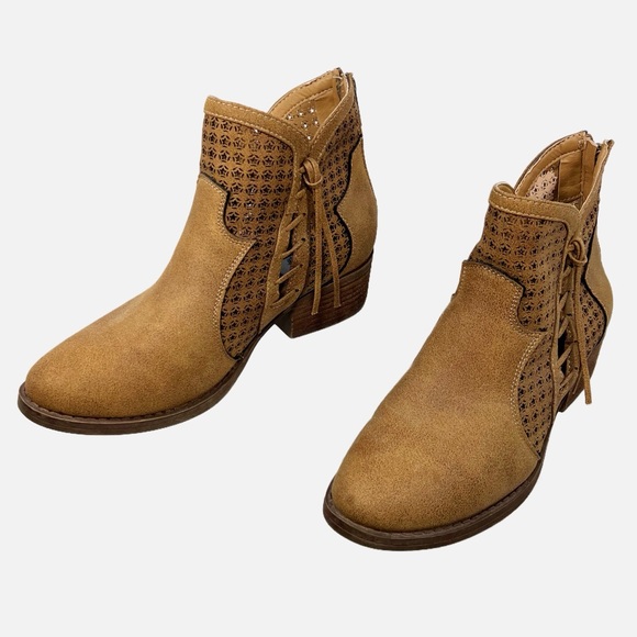 Very G Mata Vegab Suede Tan Tassle Back Zip Laser Cut Short Boots Womens size 9 - Picture 3 of 13